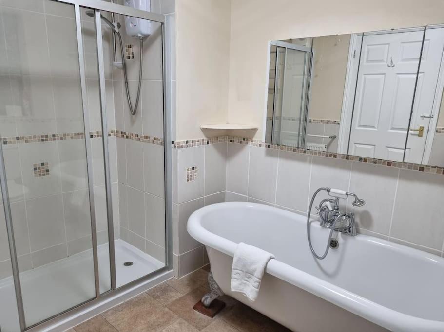 Spacious Detached Home With Beautiful Seaviews, Sleeps 6 Trimingham Extérieur photo