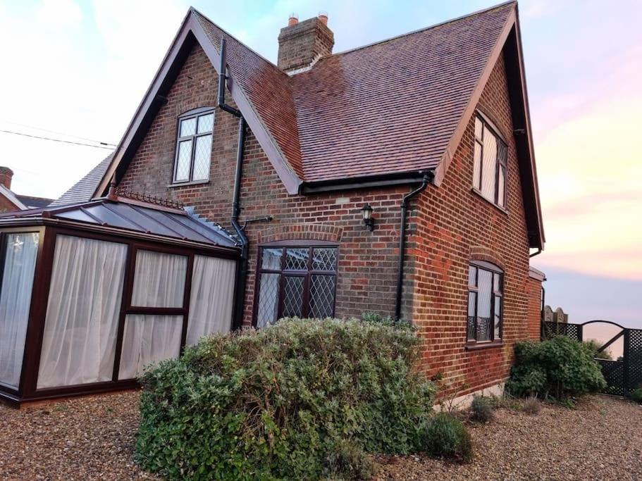 Spacious Detached Home With Beautiful Seaviews, Sleeps 6 Trimingham Extérieur photo
